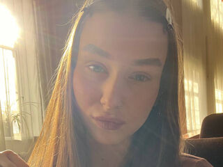 webcamgirl chat room TristaCarmody