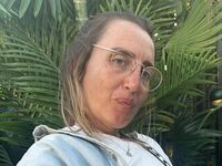 camgirl playing with vibrator Usagii