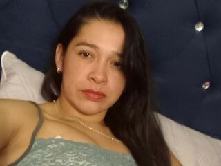 cam slut VictoriaCruzL